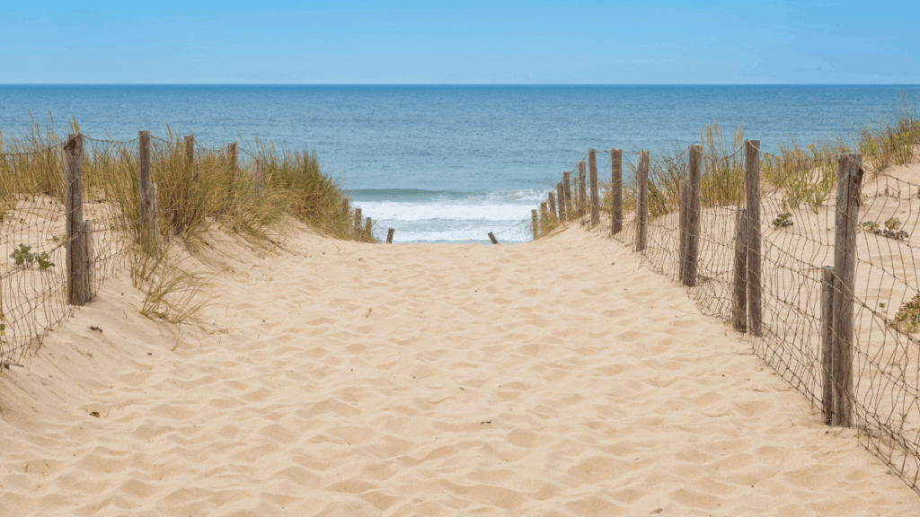 Weg am Strand als Zeichen für innere Orientierung